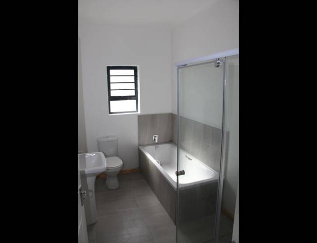 3 BEDROOM HOUSE FOR SALE IN HOUGHTON PLACE